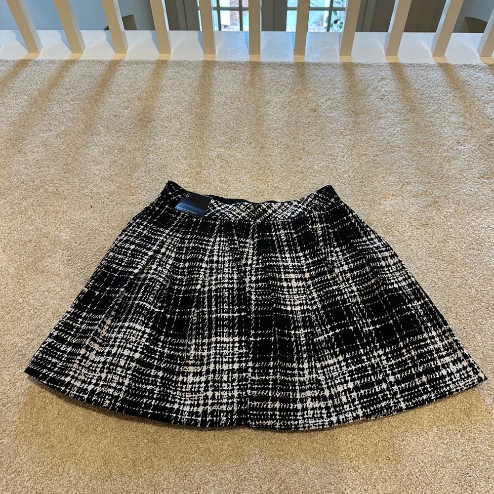 Banana Republic Black and White Skater Mini Skirt - Picture 6 of 10